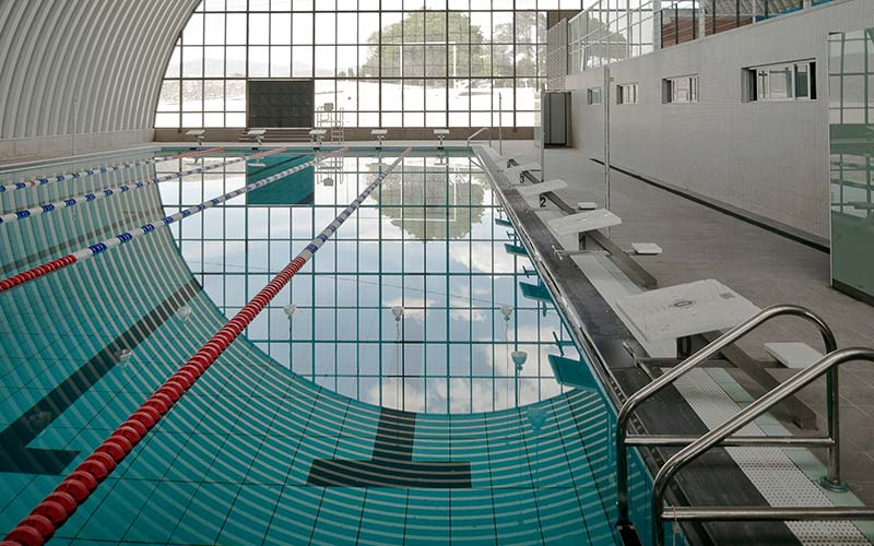 適用于酒店泳池，水療中心，度假村泳池，健身俱樂部泳池，水上娛樂中心，健身房泳池以及競賽泳池。